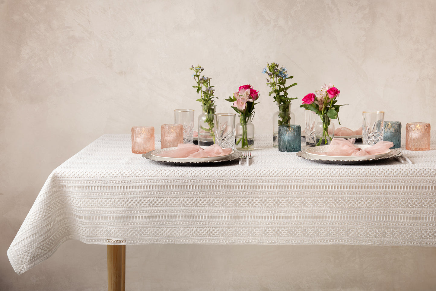 Loressa Lace Tablecloth Lined