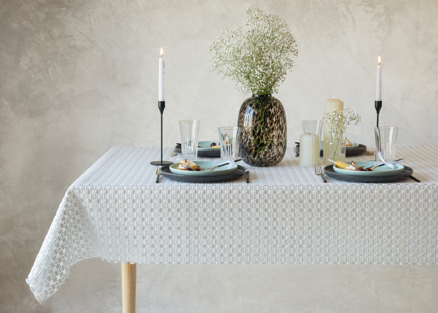 Manorola Lace Tablecloth Lined