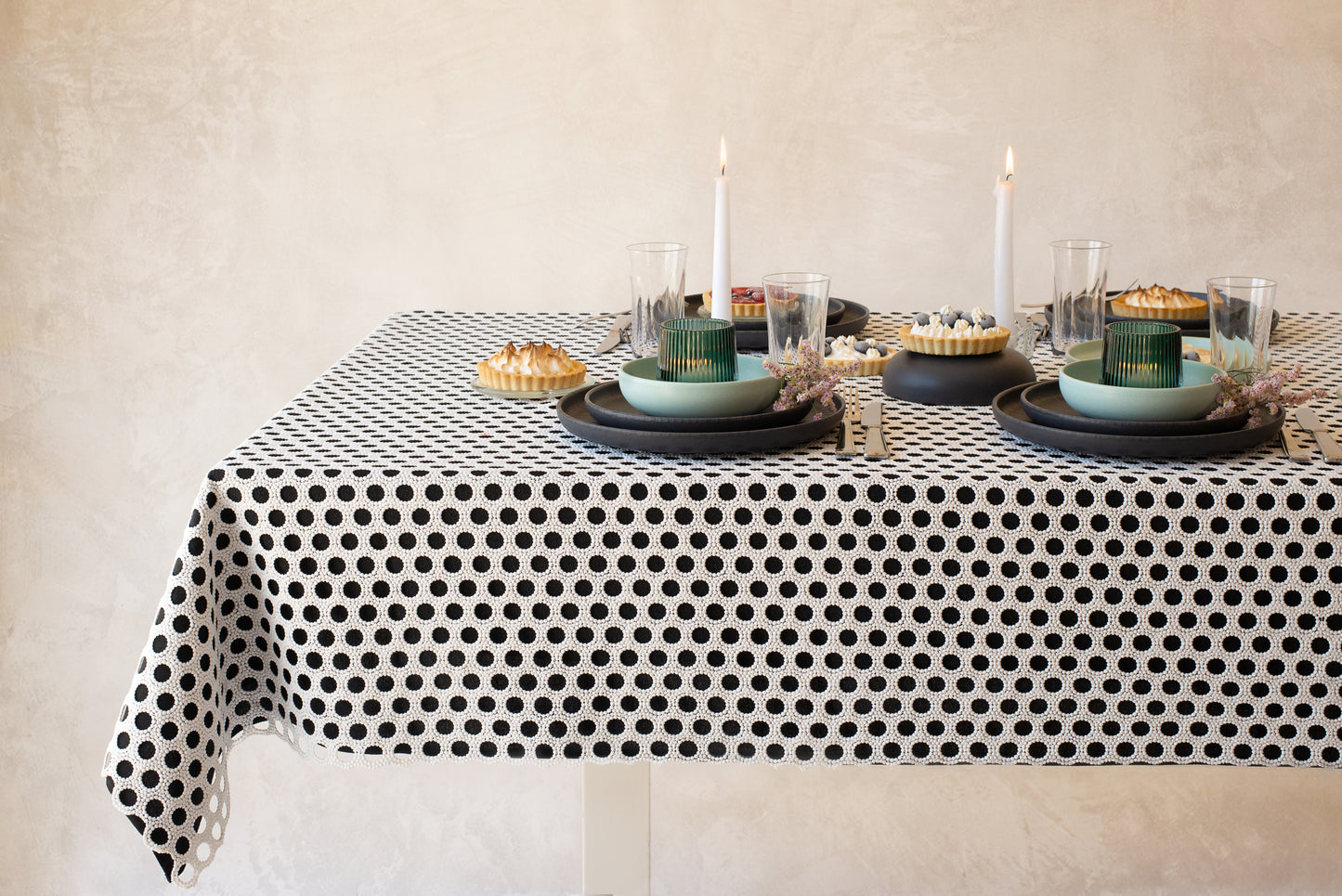 Terrace Lace Tablecloth Lined